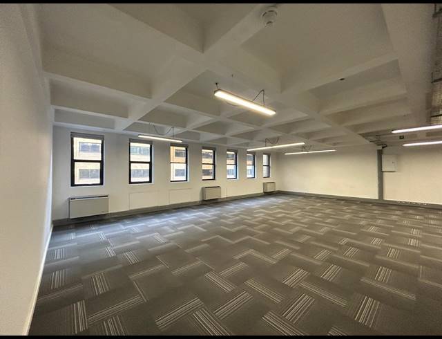 142M² OFFICE TO LET IN FORESHORE